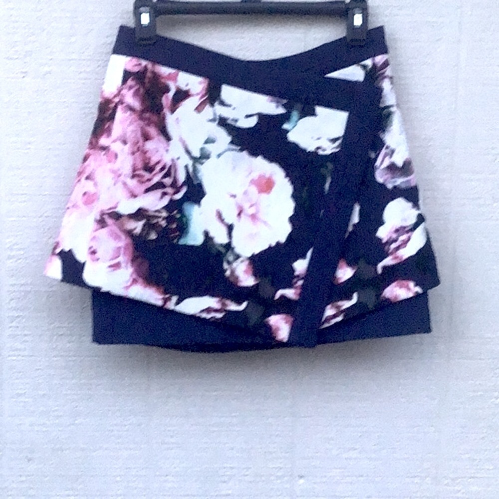 Finders keepers tear it down floral asymmetrical skirt